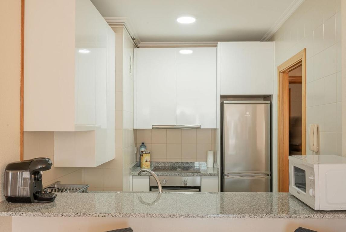Apartamento Primera Linea De Playa Samil Costa Con Garaje Incluido *