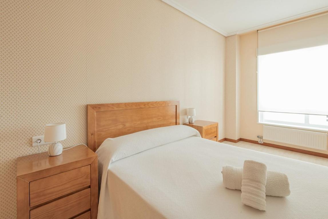 Primera Linea De Playa Samil Costa Con Garaje Incluido Apartamento
