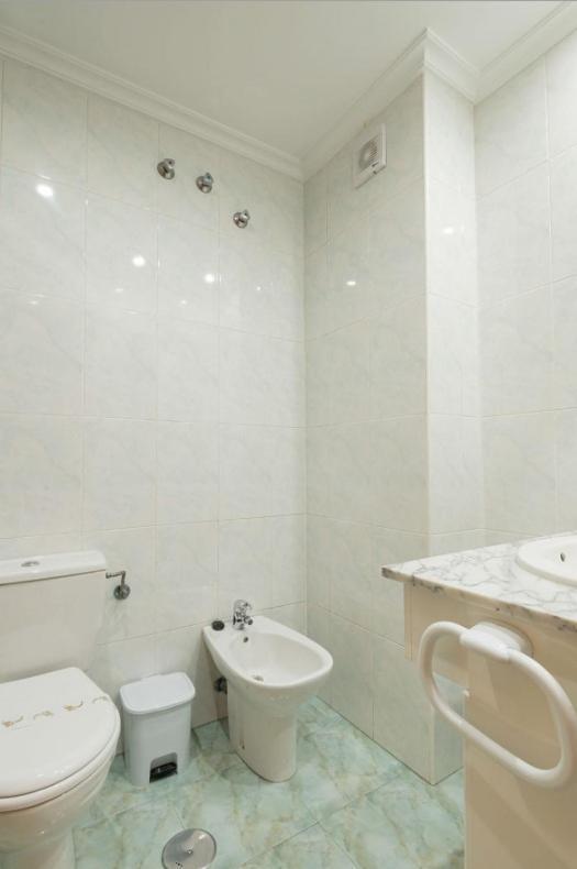Primera Linea De Playa Samil Costa Con Garaje Incluido Apartamento *