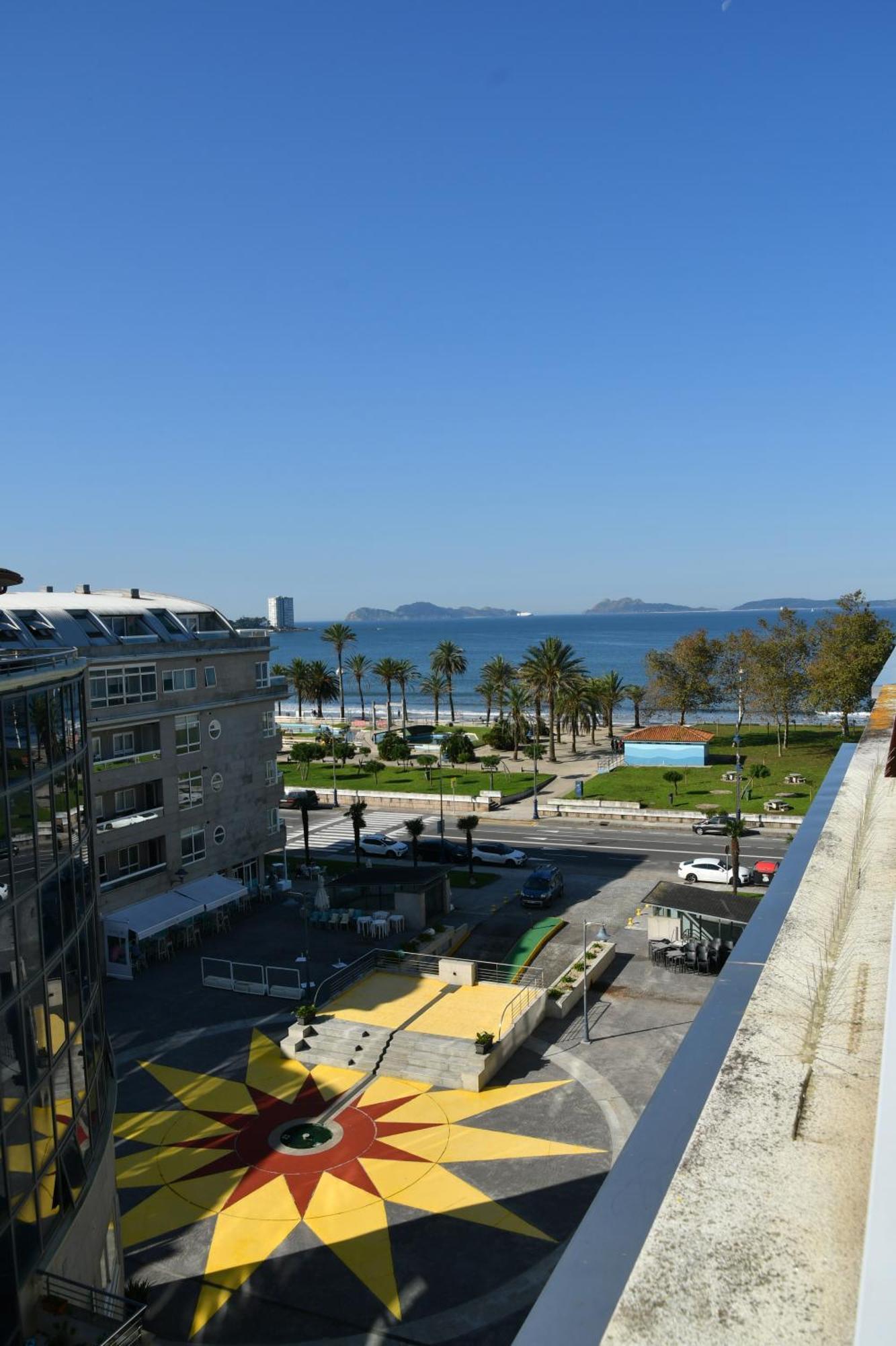 Apartamento Primera Linea De Playa Samil Costa Con Garaje Incluido
